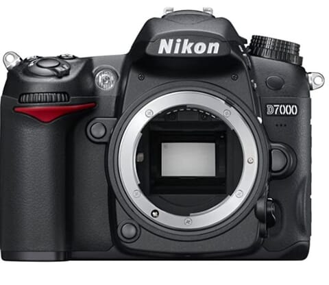 Nikon-D7000-DSLR-APSC-Vs.-Full-Frame Nikon D7000 DSLR camera for apsc and full frame photography