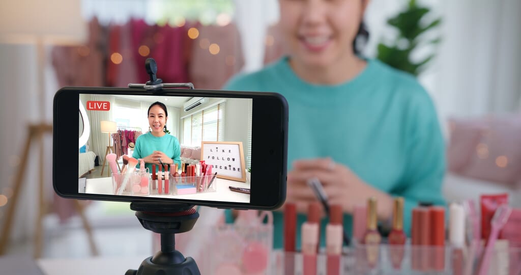 How to Become a Digital Creator
